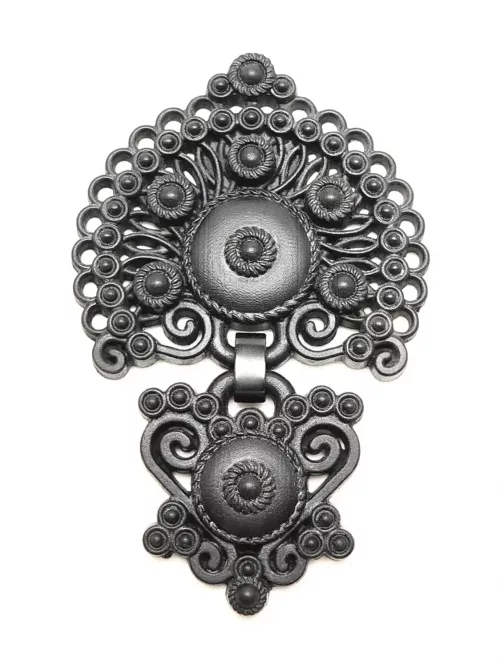 Colgante galápago de madera inspirado en la joyería tradicional gallega llamado sapo grande tradicional galego de dous corpos de madeira